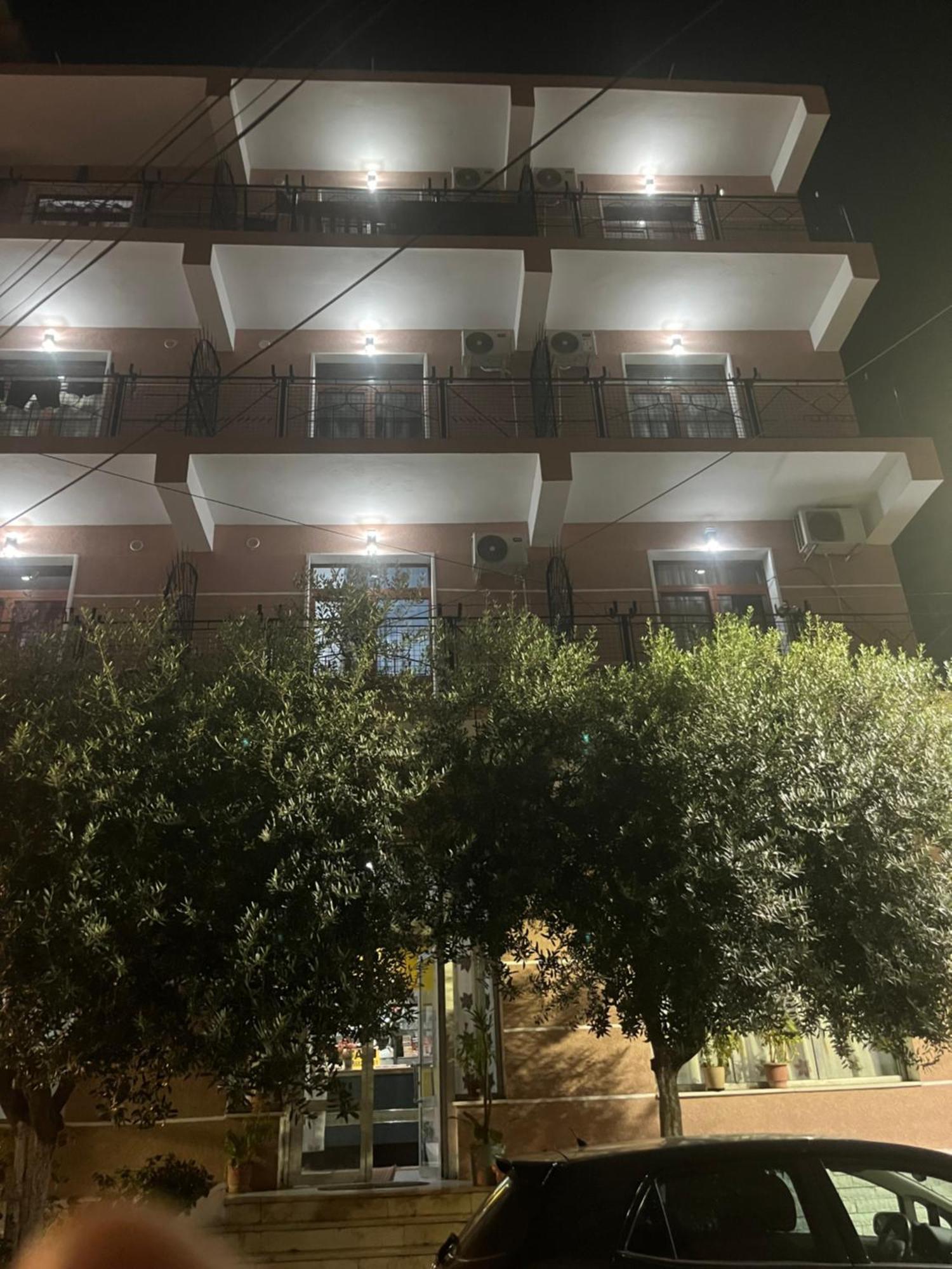 Hotel Luli City Center Дуррес Экстерьер фото