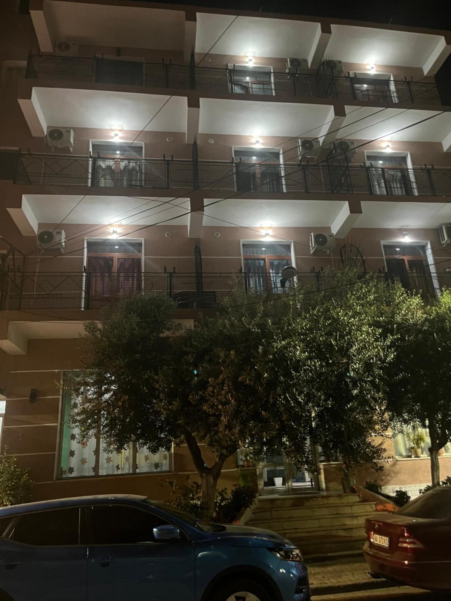 Hotel Luli City Center Дуррес Экстерьер фото